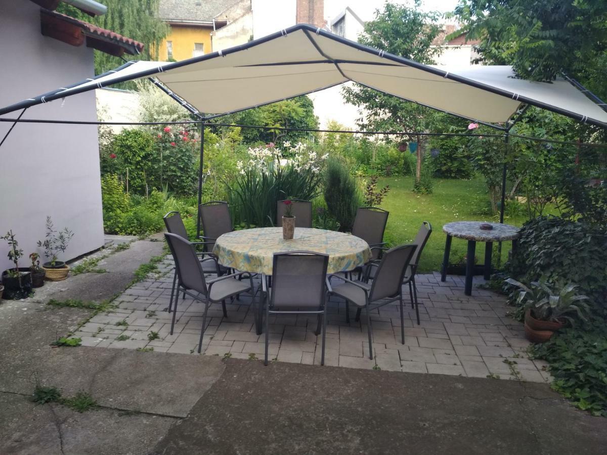 Apartman Lux Сегед Экстерьер фото